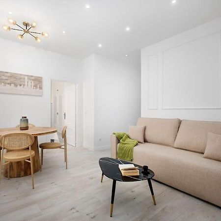 Newly Refurbished Modern 2-Bed Apartment In Heart Of ตอร์เรโมลิโนส ภายนอก รูปภาพ