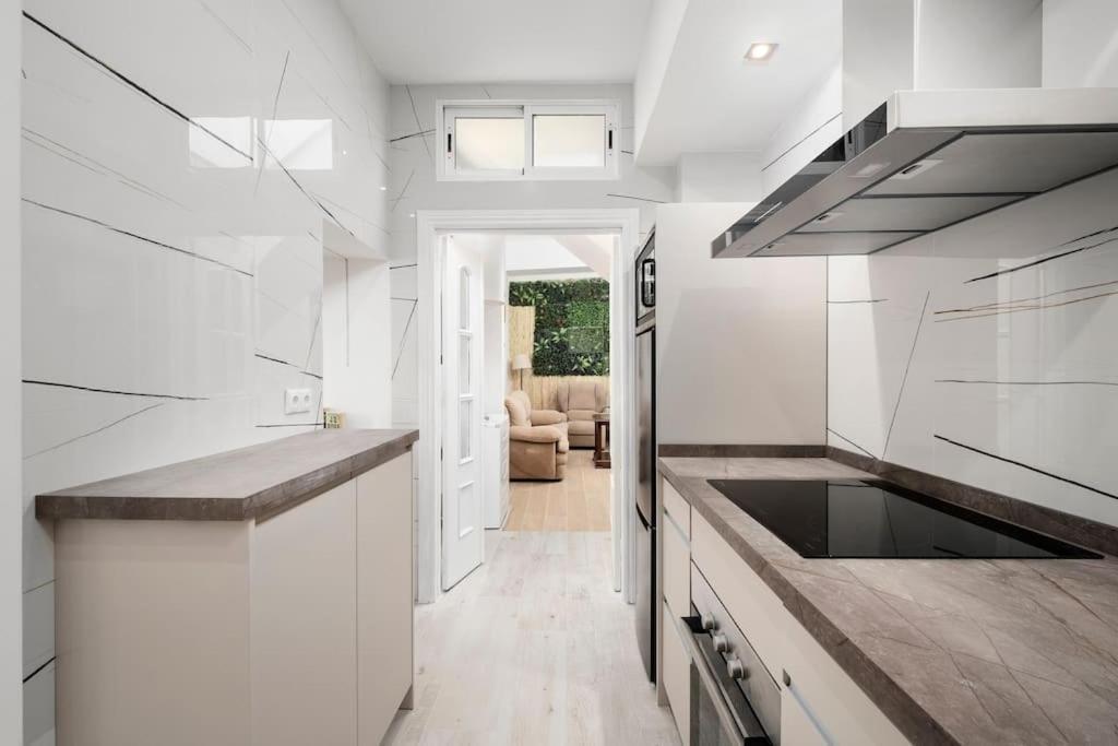 Newly Refurbished Modern 2-Bed Apartment In Heart Of ตอร์เรโมลิโนส ภายนอก รูปภาพ
